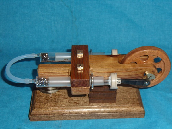 Moteur alpha par Henry